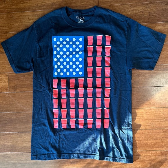 Beer Pong Flag T Shirt Red Cup, sz M, Walnut & 39th Brand - Picture 1 of 5
